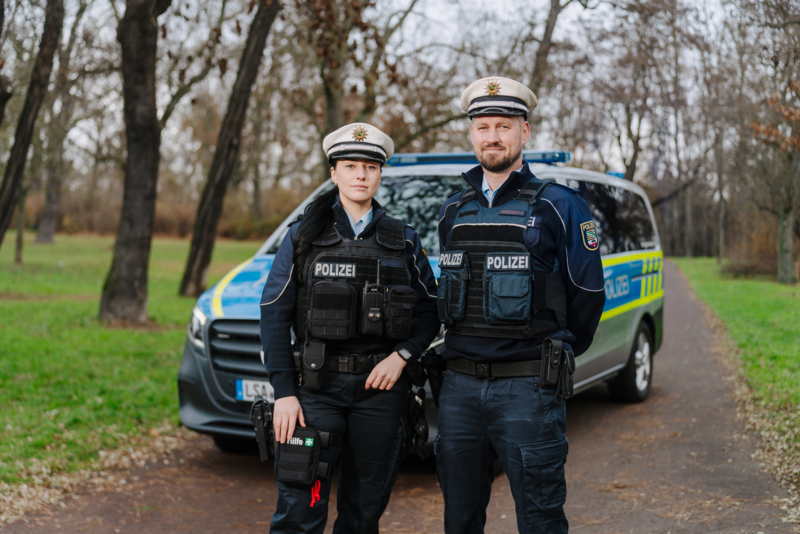 Illustration von Polizist/innen