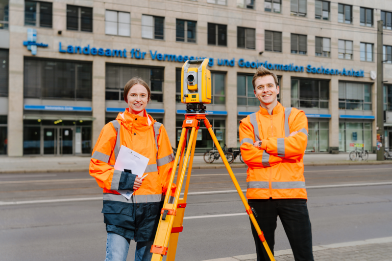 Illustration von Vermessungs- und Geoinformatiker/innen