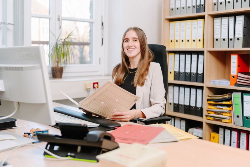 Illustration von Diplom-Finanzwirtin